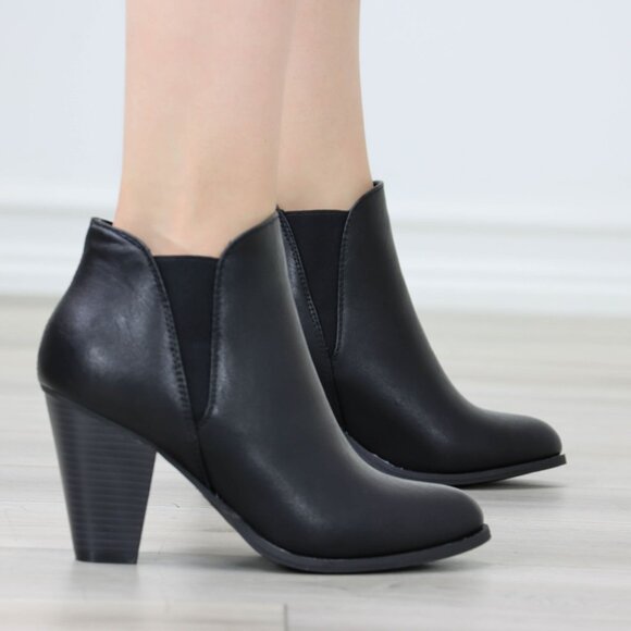 Black Faux Leather Heeled Ankle Booties Elastic Side Panels Stacked Block Heel - Picture 5 of 12
